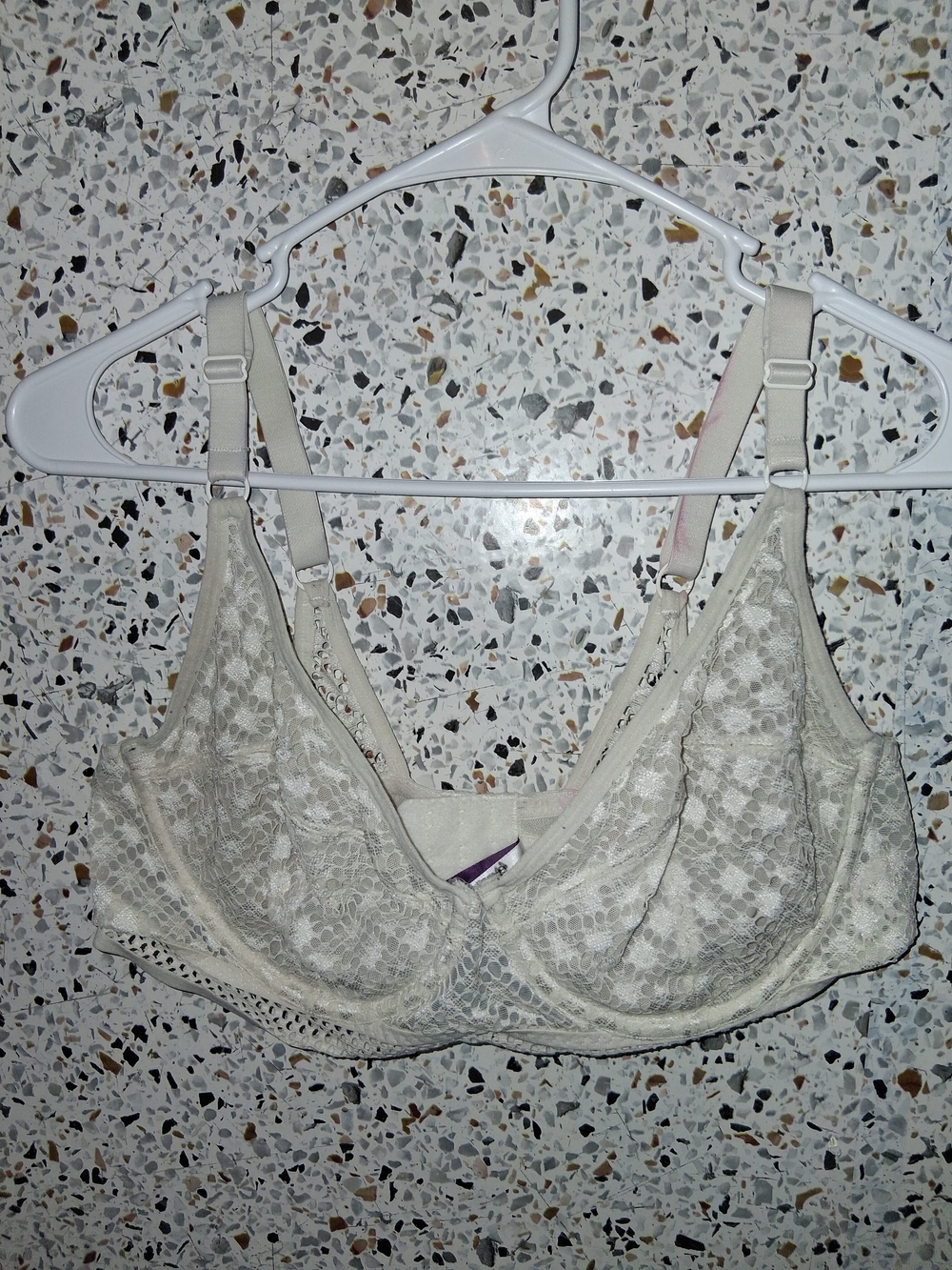 Women's Adore Me Minimizer Bra Size 38DD Ivory Knit Mesh With Wires